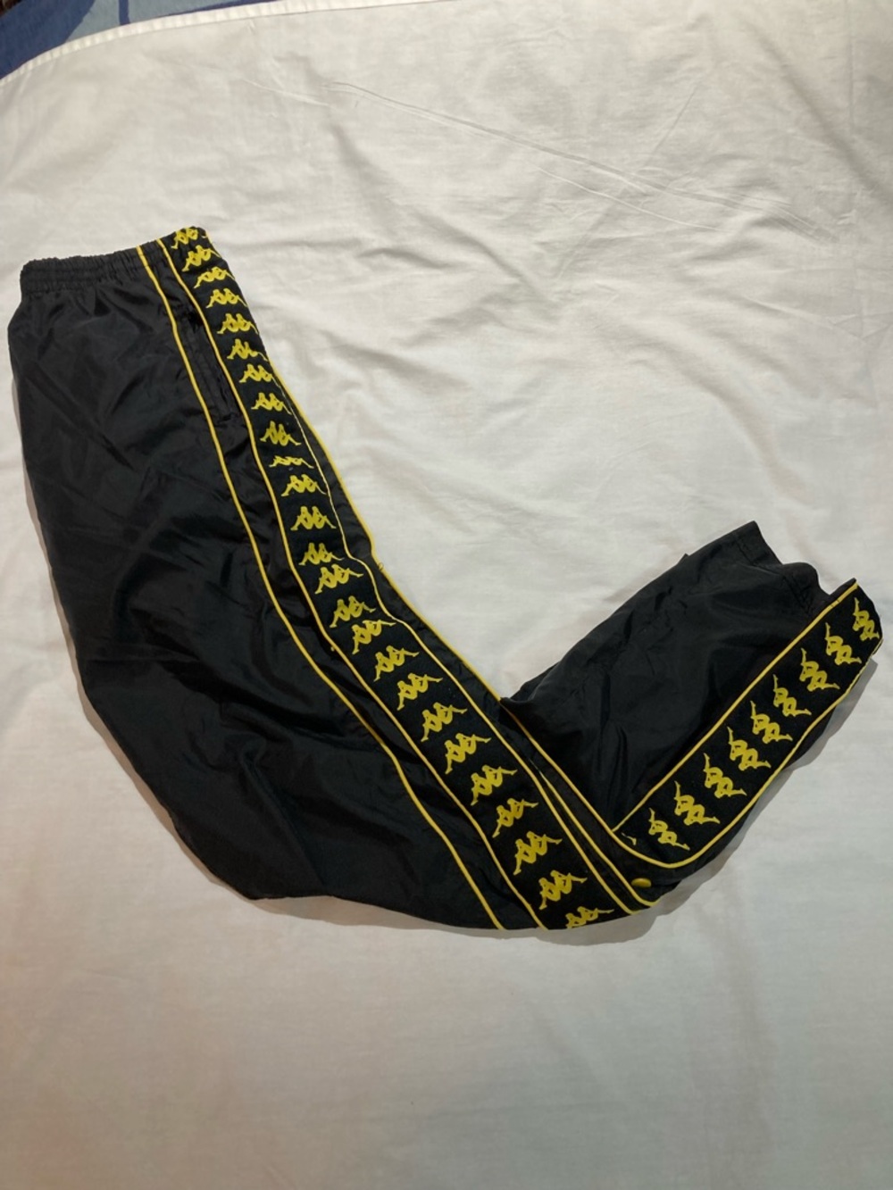 Kappa Breakaway Nylon Pants. Men’s size medium